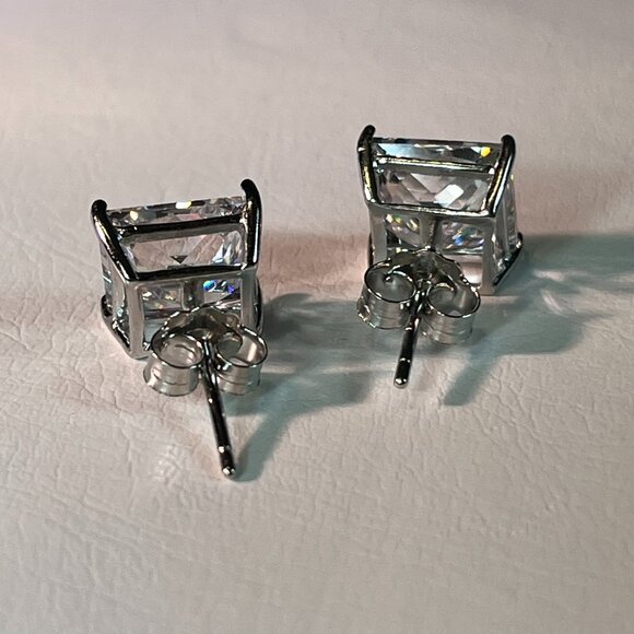 Men's 925 Silver Crystal Stud Earrings Screw Back Square 6 mm with gift box - Picture 3 of 5